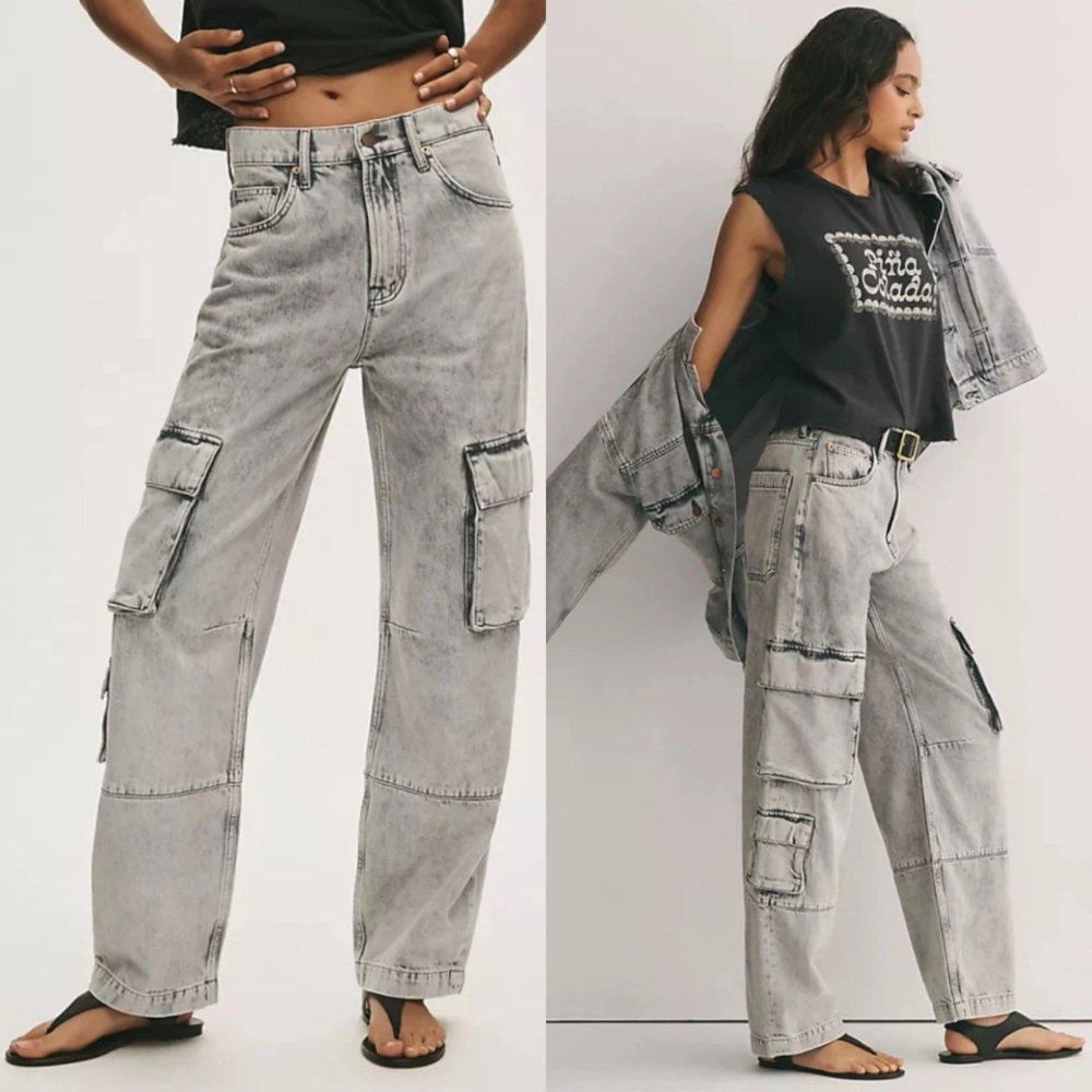 MOTHER Denim Snacks! The Side Dish Cargo Skimp Jeans in Salt & Pepper